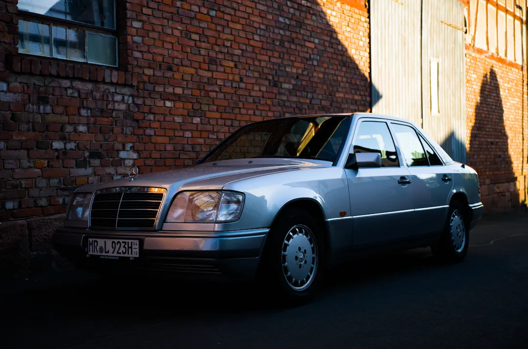 Mercedes W124 200E - Graffiti & Chrome