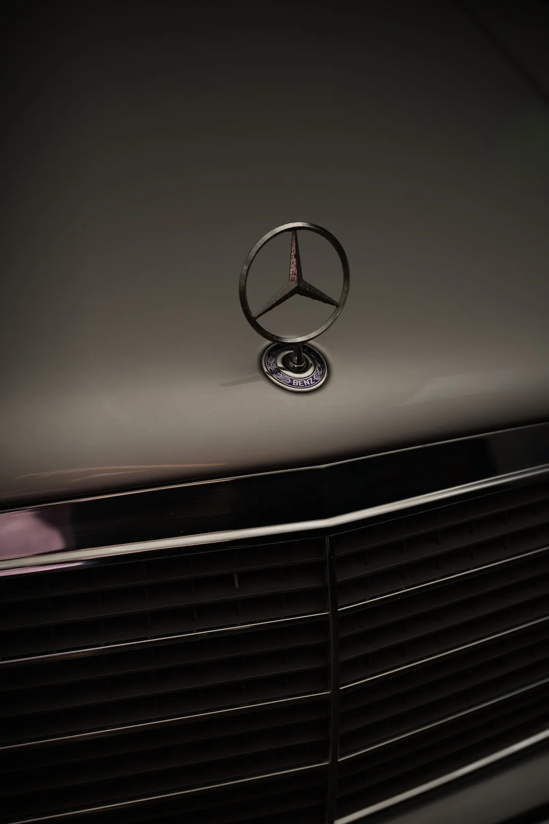 Mercedes W124 200E - Brick & Timeless Design