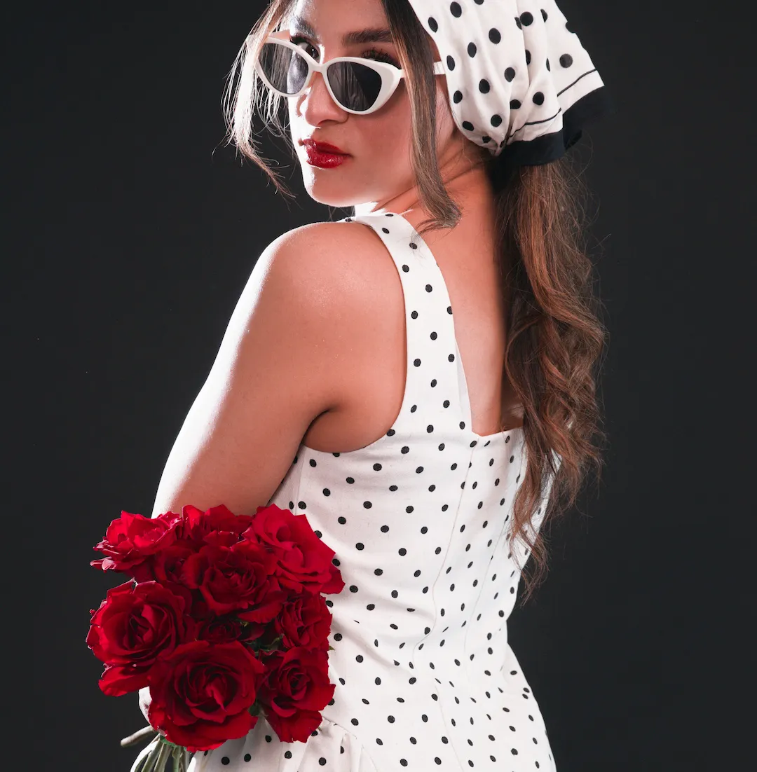 Studio portrait photography with off-camera flash - dramatic side lighting